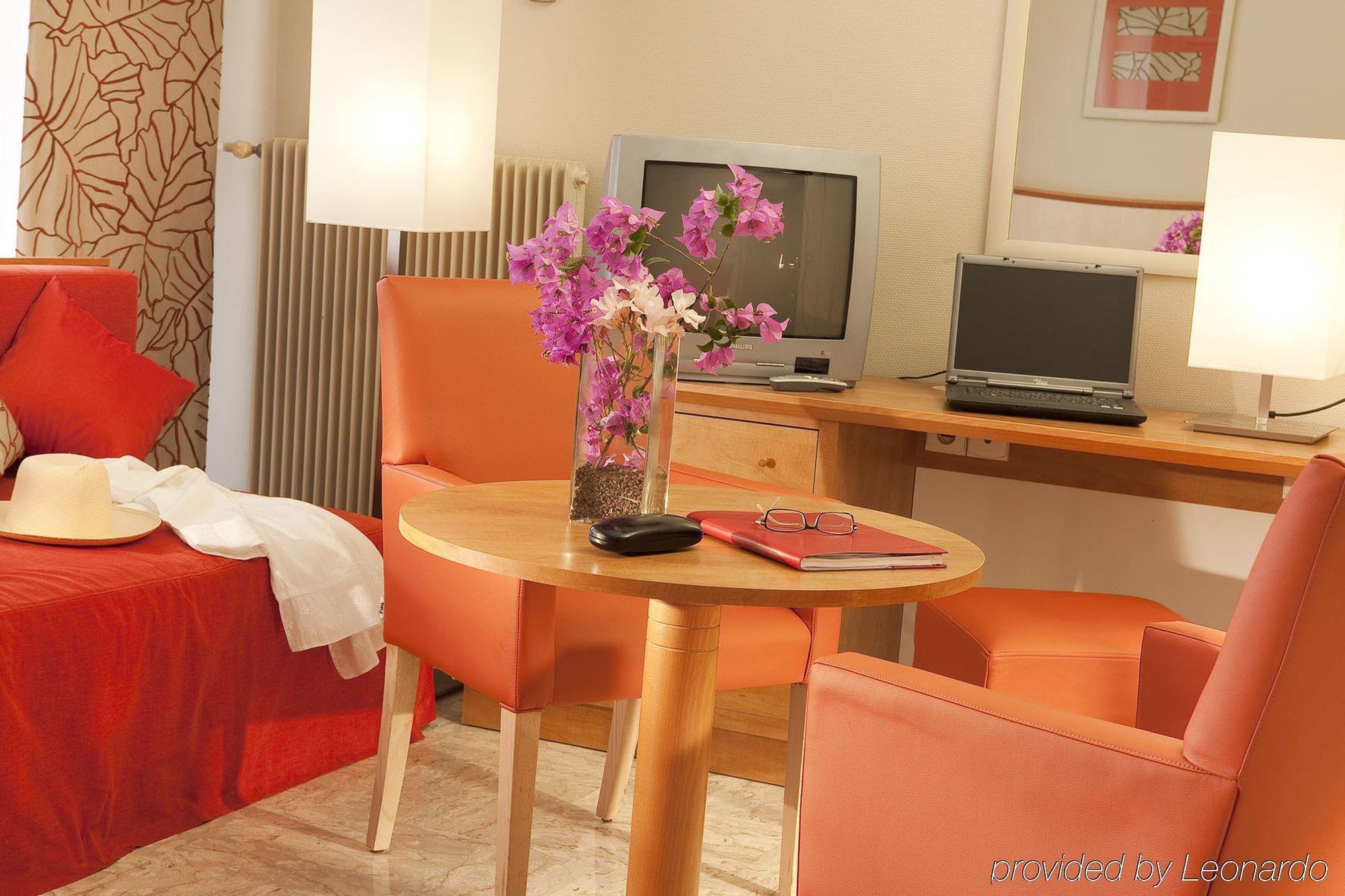 The Originals Residence, Les Strelitzias Juan-les-Pins Bagian luar foto